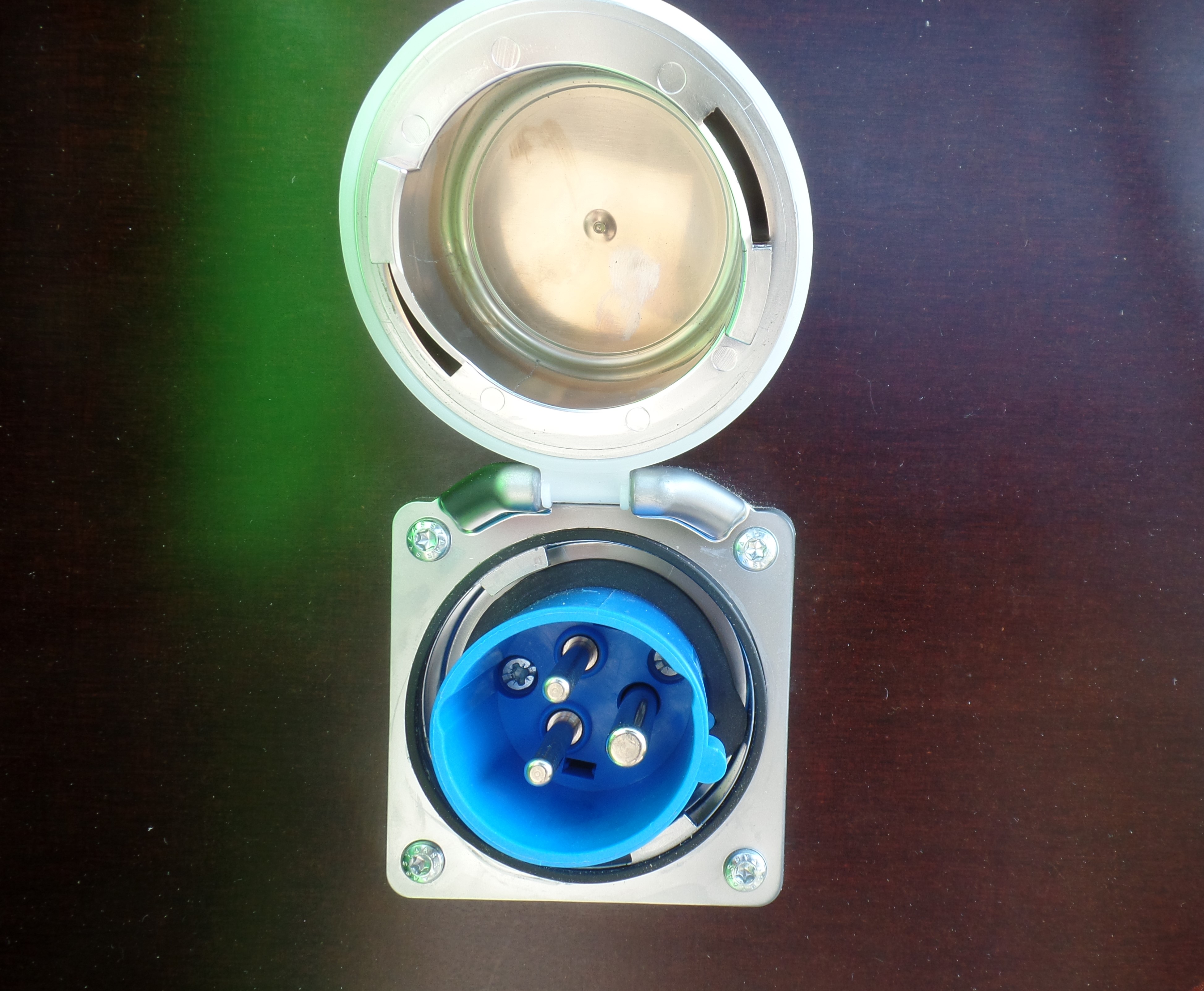 Strom- und Wasserzugänge